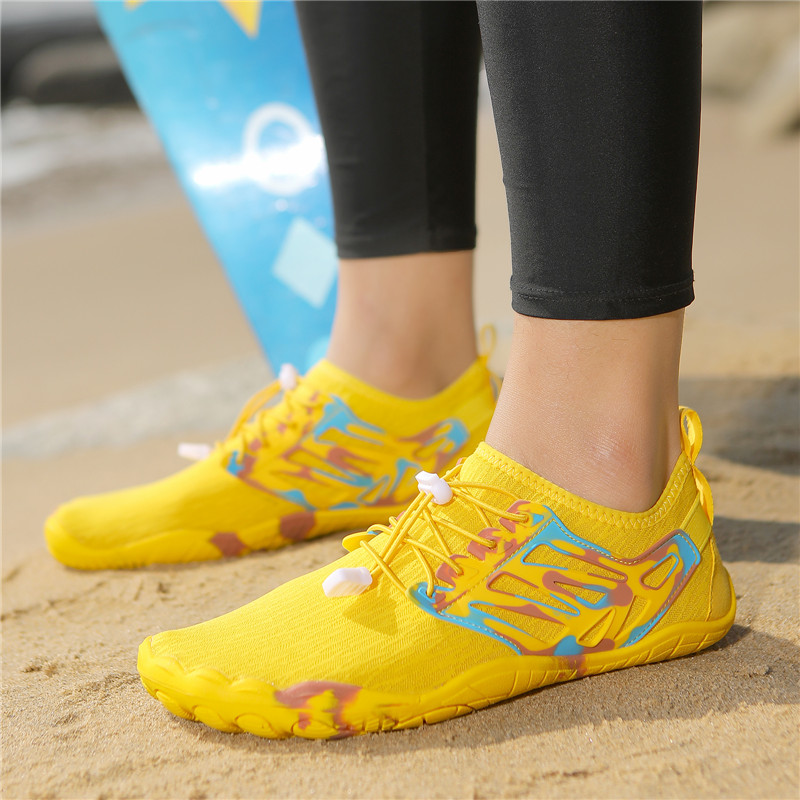 夏のウェーディングシューズ男性軽量滑り止めビーチ通気性ロート - Men'S Shoes Water Resistant のレビューと価格